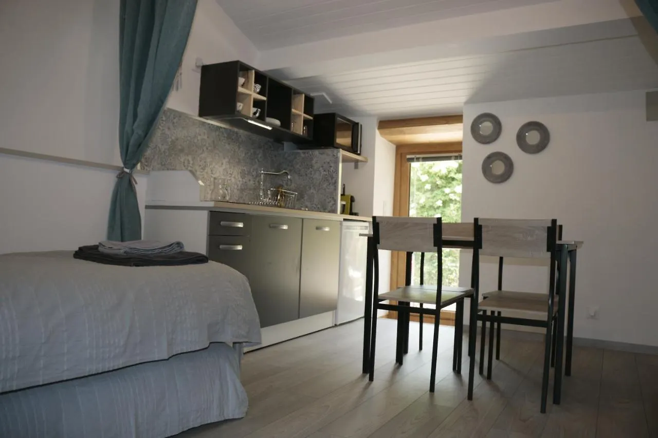Au Jardin Retrouve Bed & Breakfast Vaudevant