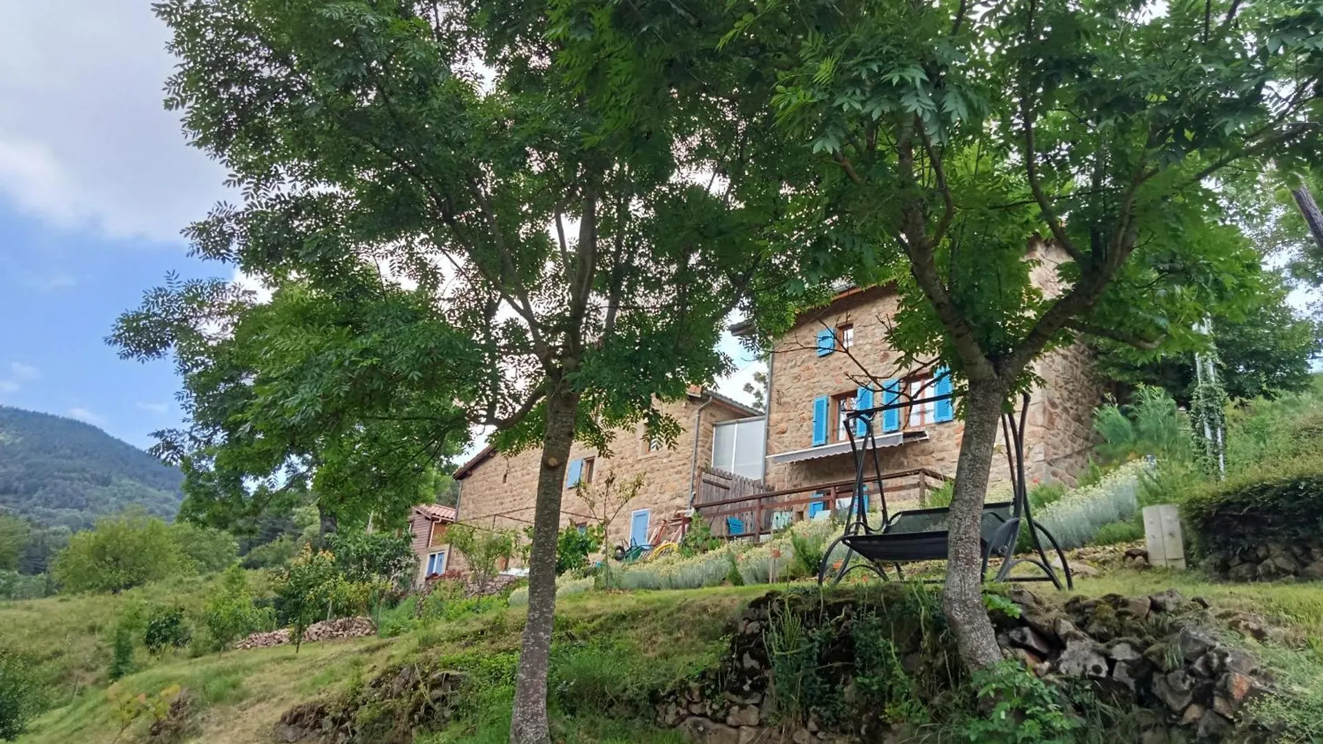 Au Jardin Retrouve Bed & Breakfast Vaudevant France